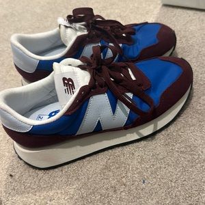 brand new women’s running shoes never worn